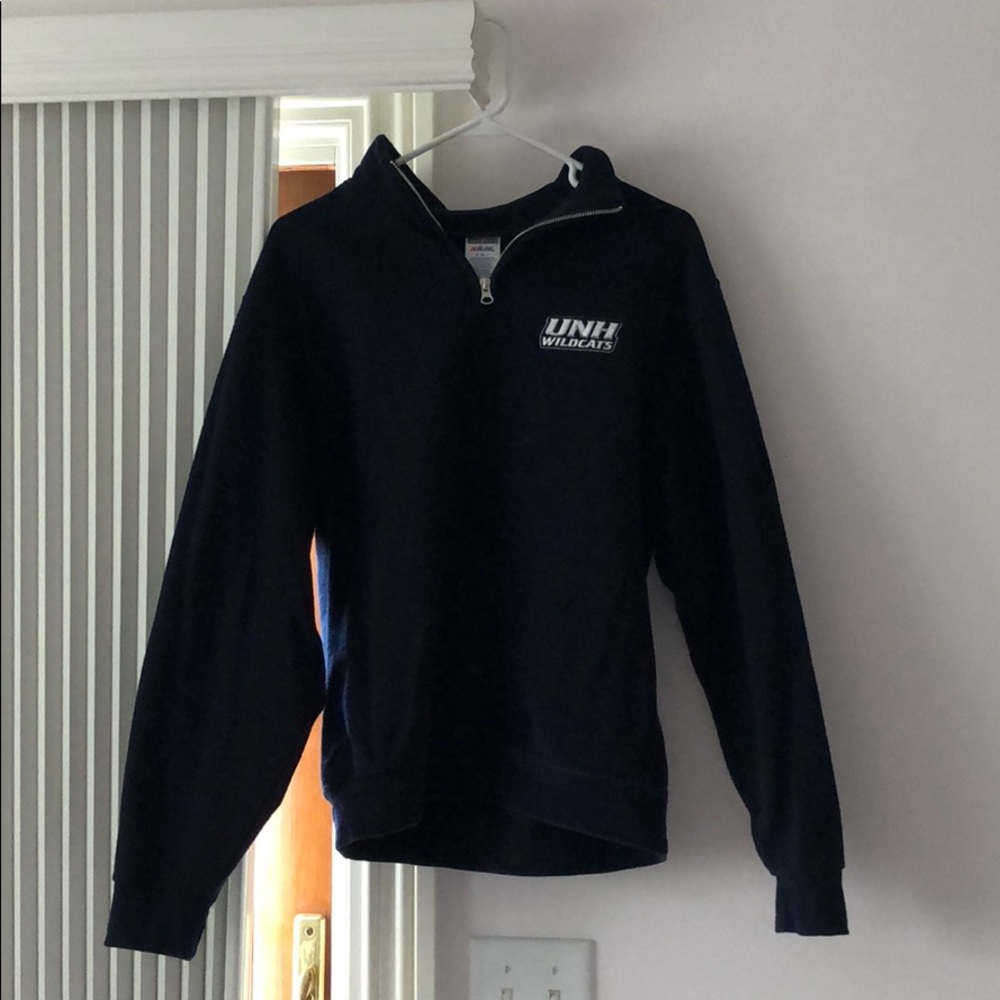 UNH Quater ZIP sweatshirt